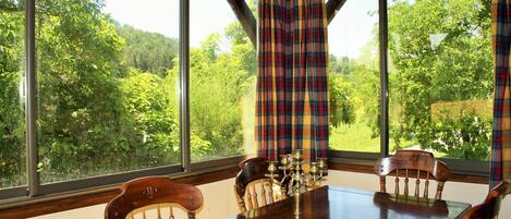 تناول الطعام