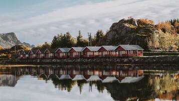 Tradisjonell hytte | Minibar og sengetøy