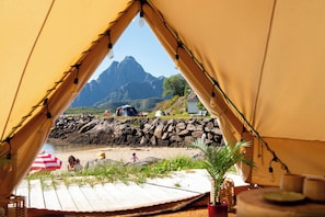 1 bedroom, minibar, bed sheets