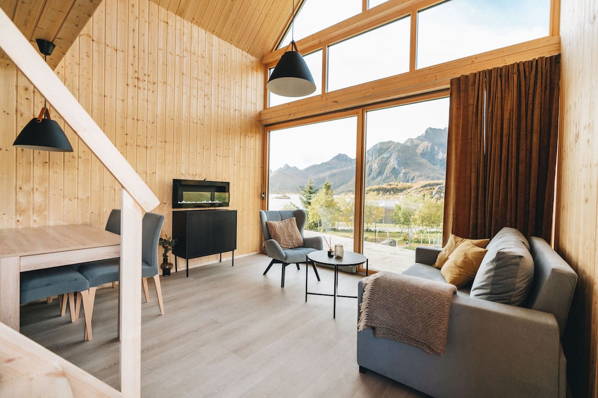 Top Row Cabin | Living area