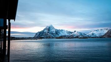 Waterfront Cabin | 1 bedroom, minibar, bed sheets