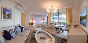 Hochwertige Bettwaren, Minibar, Zimmersafe, individuell dekoriert