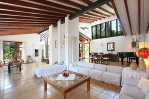 TV, fireplace, DVD player, ping pong - Stunning quiet Villa in Pollença (Alcúdia)