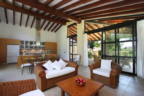 TV, fireplace, DVD player, table tennis