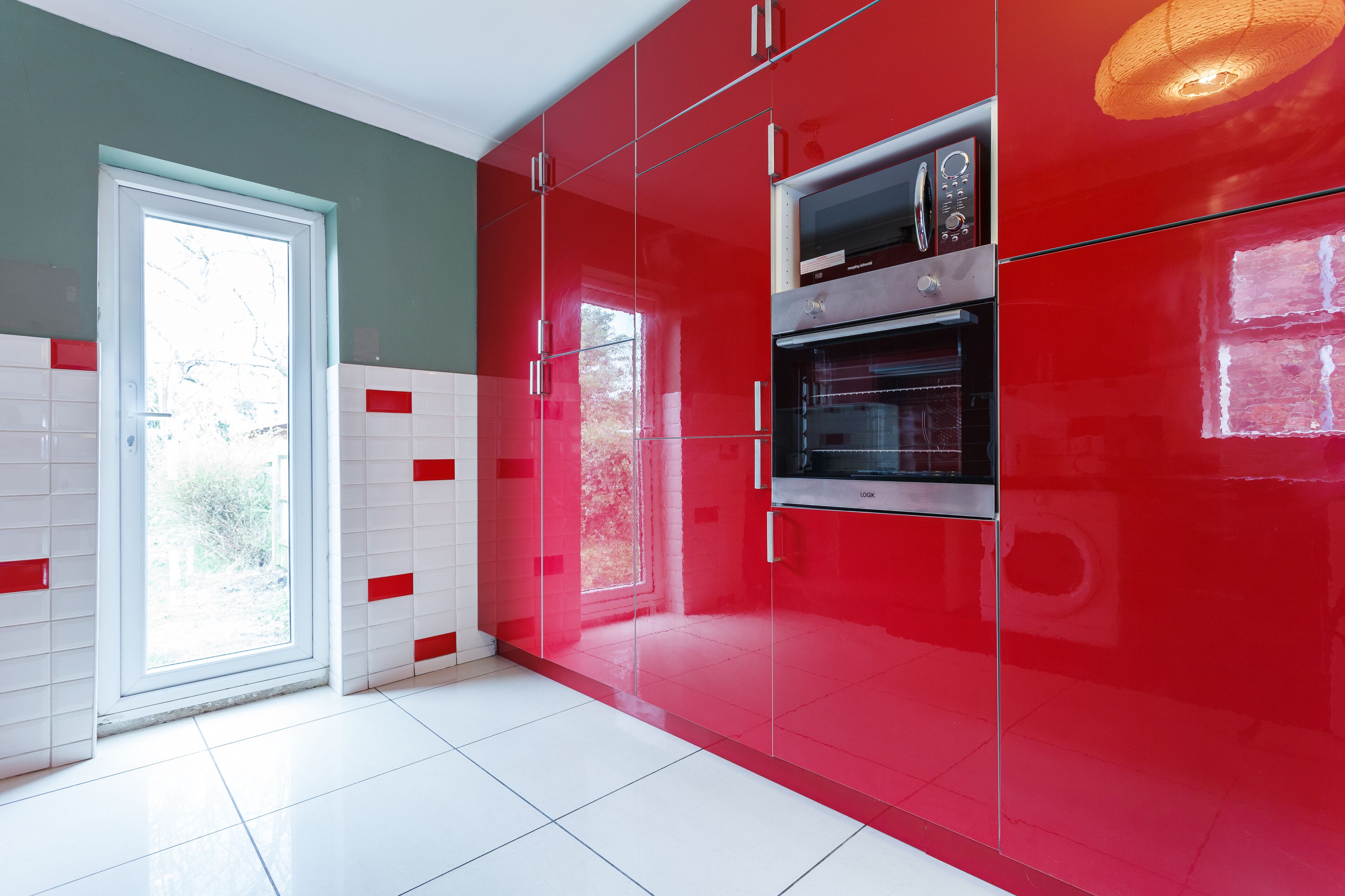 大冰箱、微波炉、烤箱、炉灶