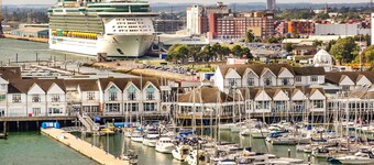 Shirley House Self Catering Guest House, 5 min Drive to Cruise Ship Terminals and City Centre