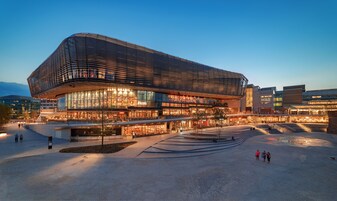 Shopping mall