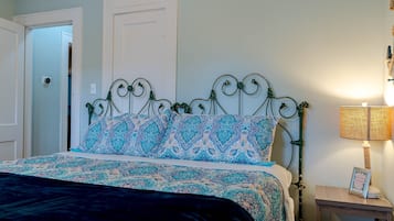 2 dormitorios, tabla de planchar con plancha, cuna de viaje