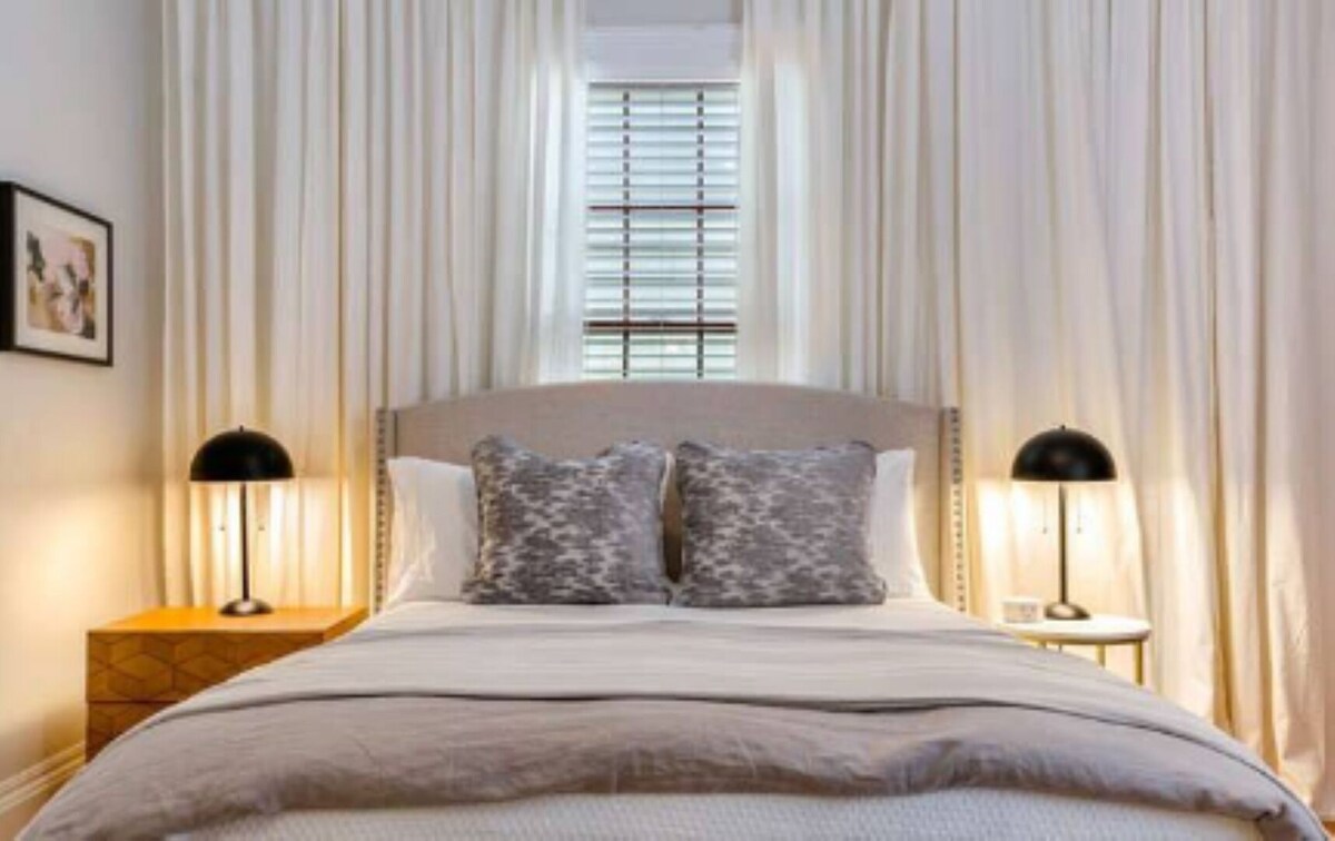 Luxury Magazine St. Studio – Historic NOLA (New Orleans)