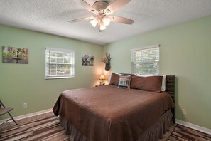 2 bedrooms, iron/ironing board, free WiFi, bed sheets