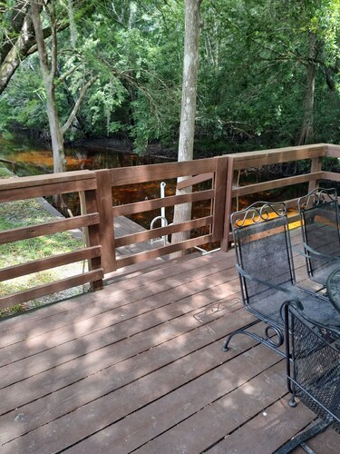High speed internet, bikes kayaks fenced backyard, pet friendly on Withlacoochee