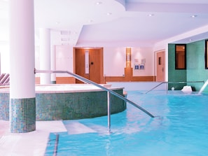 Pool - Modern Apartment With AC Near the Lake of Divonne-les-bains (Divonne-les-Bains)