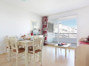 Living room - Apartment in the Ecrin National Park in a Charming Village (Puy-Saint-Vincent)