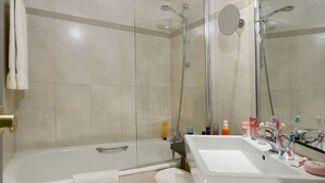 Vòi sen/bồn tắm kết hợp, khăn tắm 
