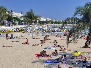 Unclassified image, 2 of 16, button - Nice Studio in the Heart of Cannes 200 m Away From the Beach (Cannes)