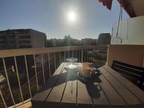 Apartment | Balcony - Elegant Apartment in Cannes With Balcony (Cannes)