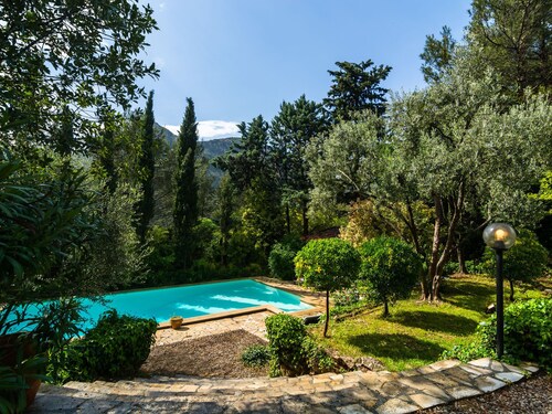 A Nice Holiday House With Private Pool, Lovely Garden and Close to Cassis