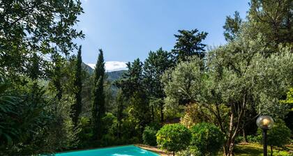 A Nice Holiday House With Private Pool, Lovely Garden and Close to Cassis