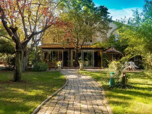 Exterior - Spacious Holiday Home in Narbonne With Swimming Pool (Narbonne)