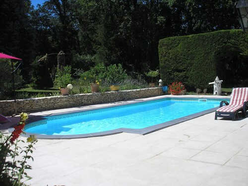 Modern Holiday Home in Meyrargues With Private Pool