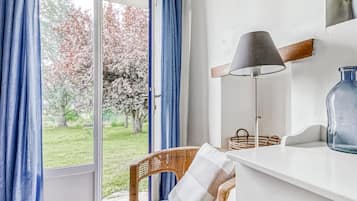 3 bedrooms, individually furnished, bed sheets