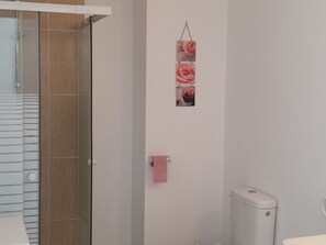 Villa | Bathroom | Shower, towels - Nice Holiday Spot Near Extensive Beach on Beautiful Corsica (Santa-Maria-Poggio)