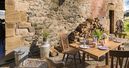Cozy Holiday Home in Beaulieu-sur-dordogne Near Forest