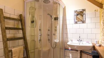 Shower dan handuk