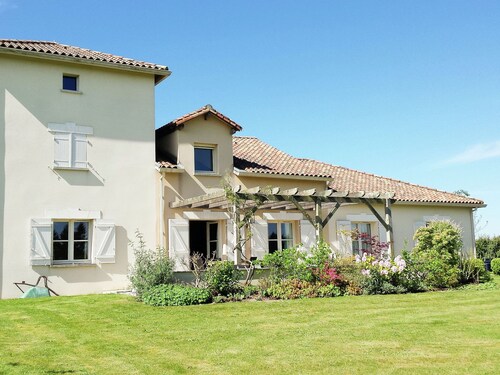 Spacious Villa With Private Swimming Pool on a Challenging 18-hole Golf Course