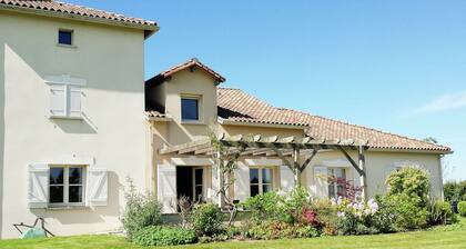 Spacious Villa With Private Swimming Pool on a Challenging 18-hole Golf Course