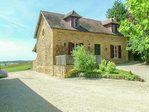 Exterior - Huge Holiday Home in Saint-médard-d'excideuil Amidst Castles (Saint-Medard-d'Excideuil)