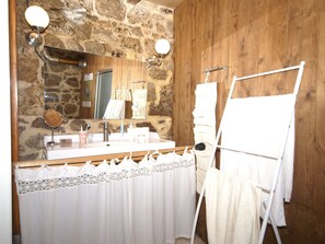 Bathroom - Cozy Cottage in Saint-pierre-de-colombier With Sauna (Saint-Pierre-de-Colombier)