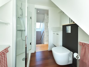 House | Bathroom | Shower, towels - Luxury Holiday Home in Bannalec With Swimming Pool (Bannalec)