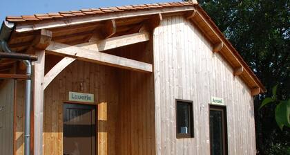 Lovely Holiday Home in Thonac With Swimming Pool