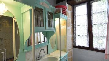 Bathroom | Shower