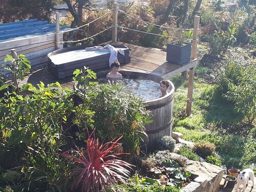 Designer House With hot Tub, Large Garden, 10mins From Morgat Beach!