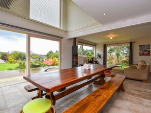 Dining - Designer House With hot Tub, Large Garden, 10mins From Morgat Beach! (Crozon)