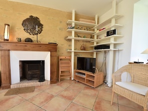 Fireplace, DVD player - Holiday Home Characteristic of the Region Along a River in Culture-rich Brittany (Clohars-Carnoet)