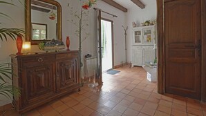 Reception - Beautiful House With Beautiful Flower Garden: a Haven of Peace (Saint-Andre-de-Majencoules)
