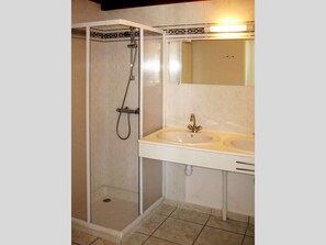 Shower - Colorful Holiday Home With Dishwasher in the Landes (Saint-Julien-en-Born)