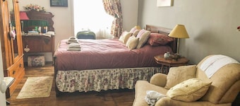 Authentic Holiday Home in Wooded Area in the Heart of Dordogne