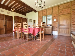 Dining - Vintage Castle in Clavy-warby France With Garden (Clavy-Warby)