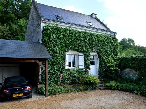 Vintage Holiday Home in Loire With Sauna