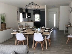 Dining - Stunning Riverside Villa in Ardèche (Salavas)