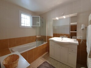 Bathtub
