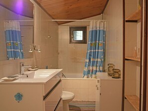 Bathroom - Spacious Villa in Murviel-lès-béziers With Terrace (Cessenon-sur-Orb)