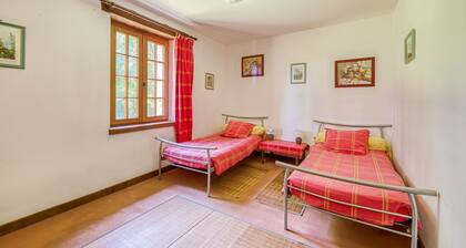 Quaint Holiday Home in Ferce