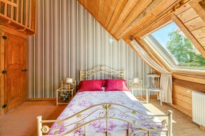 House | 3 bedrooms, individually furnished, bed sheets - Quaint Holiday Home in Ferce (Fercé)