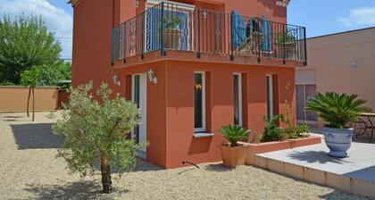 Almost at the Beach a Luxurious air Conditioned House With two Suites