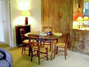 Dining - Cosy and Charming Cottage on a Large Nature Estate Ideal for Couples! (Sos)